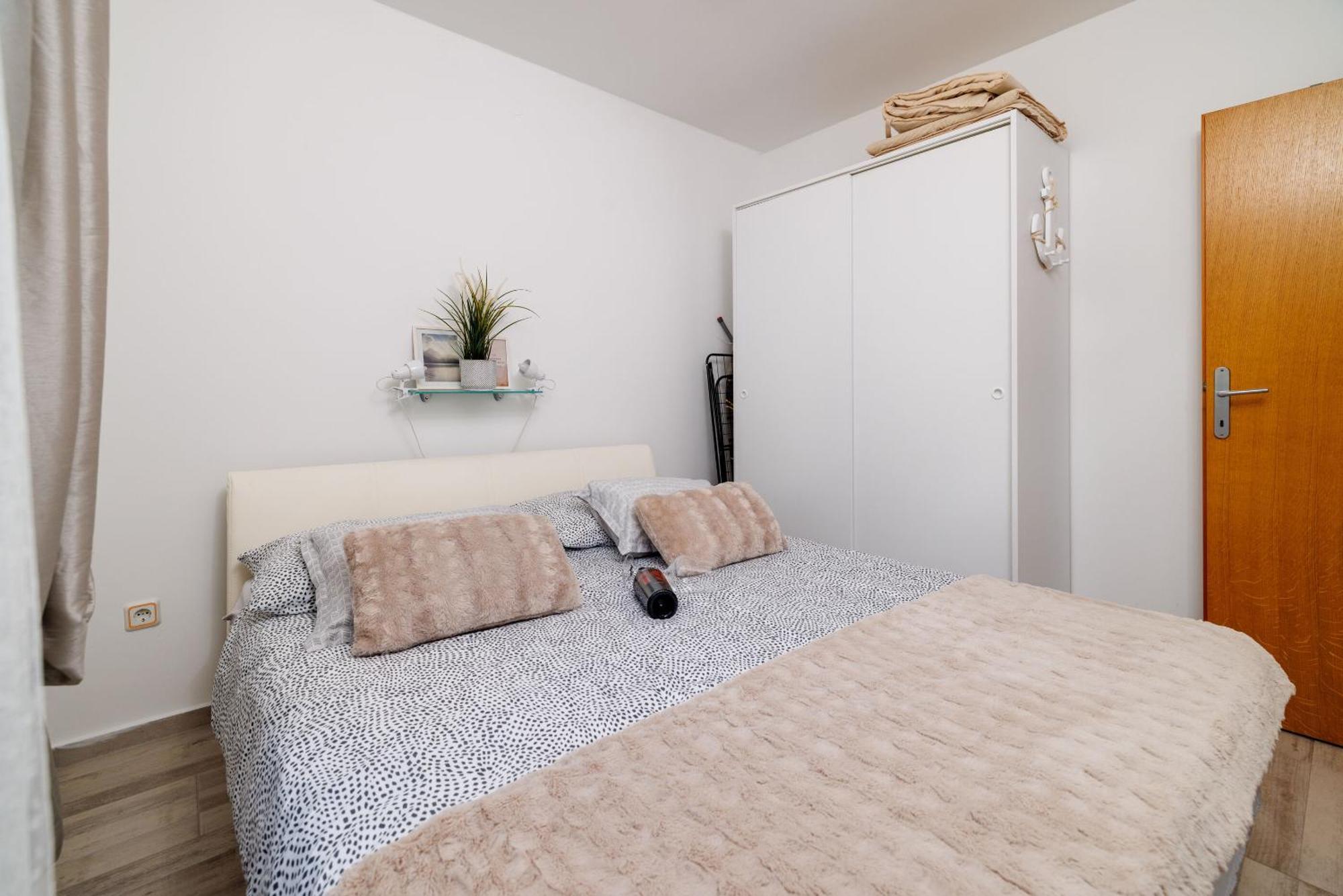 Apartments Luna 茨里克韦尼察 外观 照片