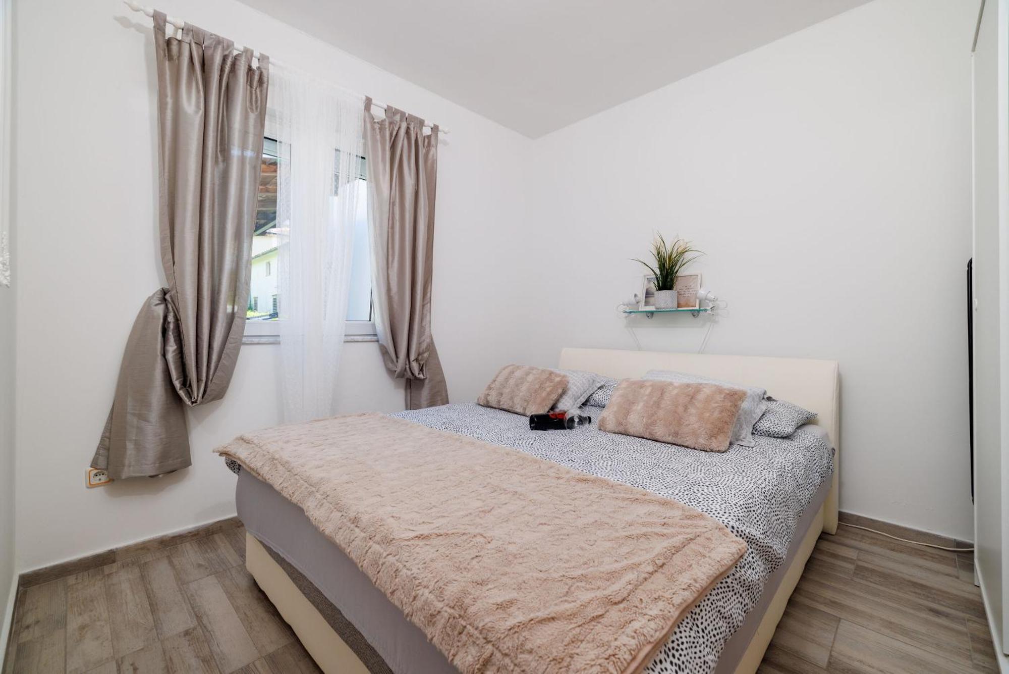 Apartments Luna 茨里克韦尼察 外观 照片